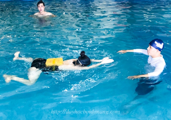 Khóa học bơi dành cho Người Lớn và Trẻ Em năm 2023